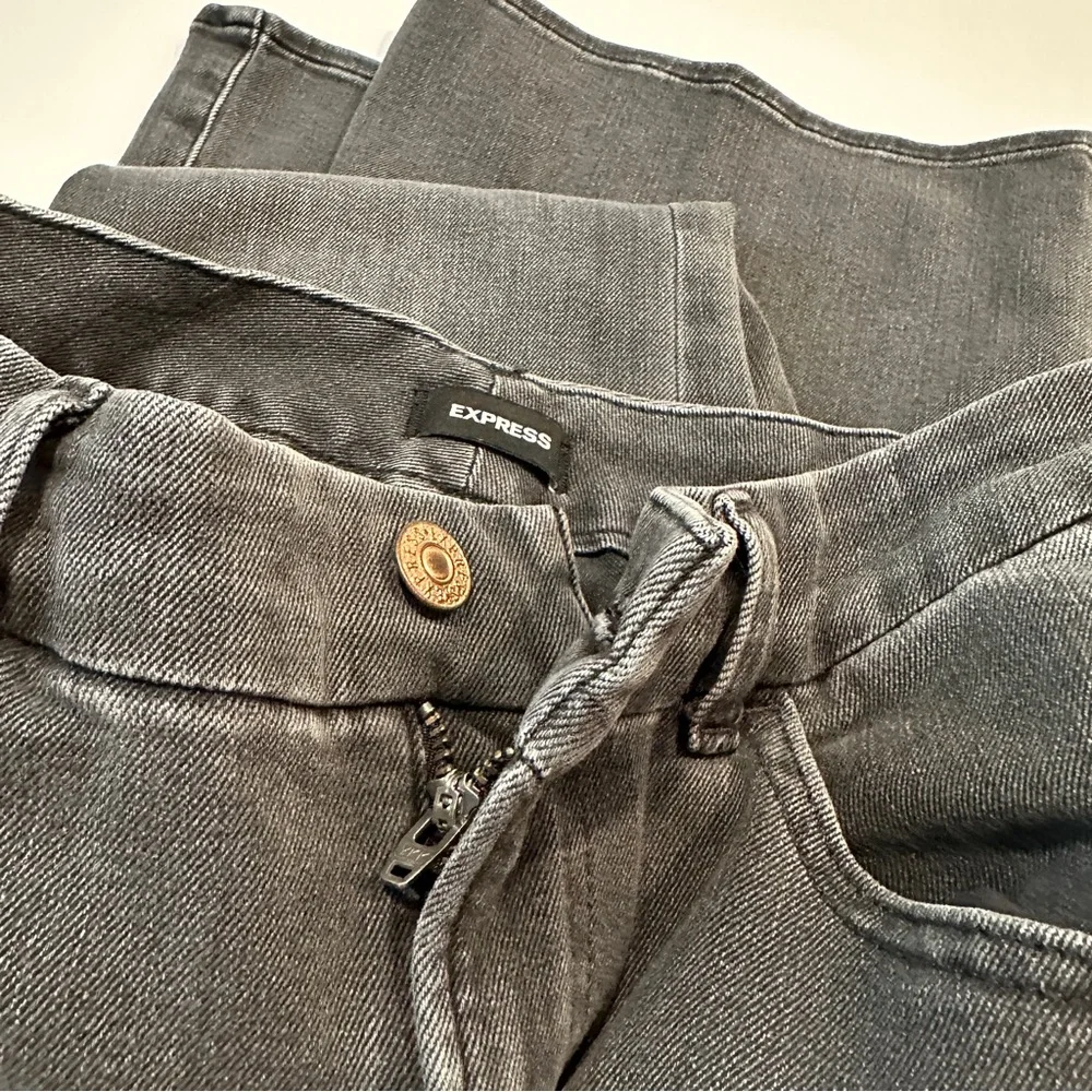 NWOT Express high rise black flare jeans - ultra hyper stretch - Picture 5 of 6